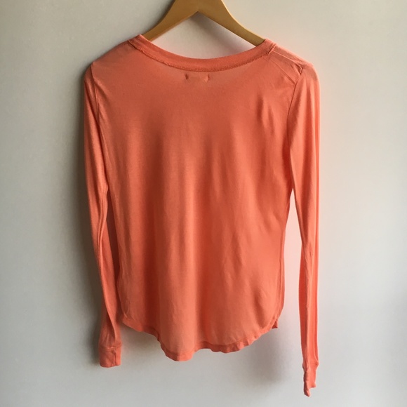 NWT Silence + noise Coral Long Sleeve Tee Crewneck - Picture 8 of 8